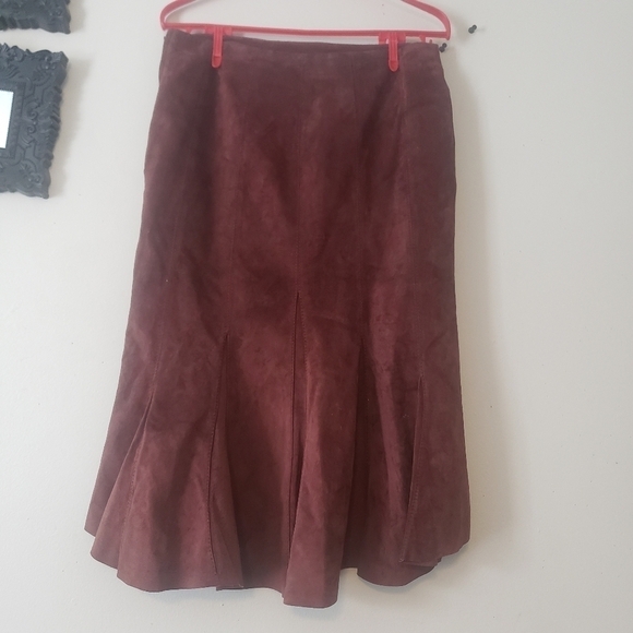 Danier Suede Leather Skirt - Picture 5 of 13